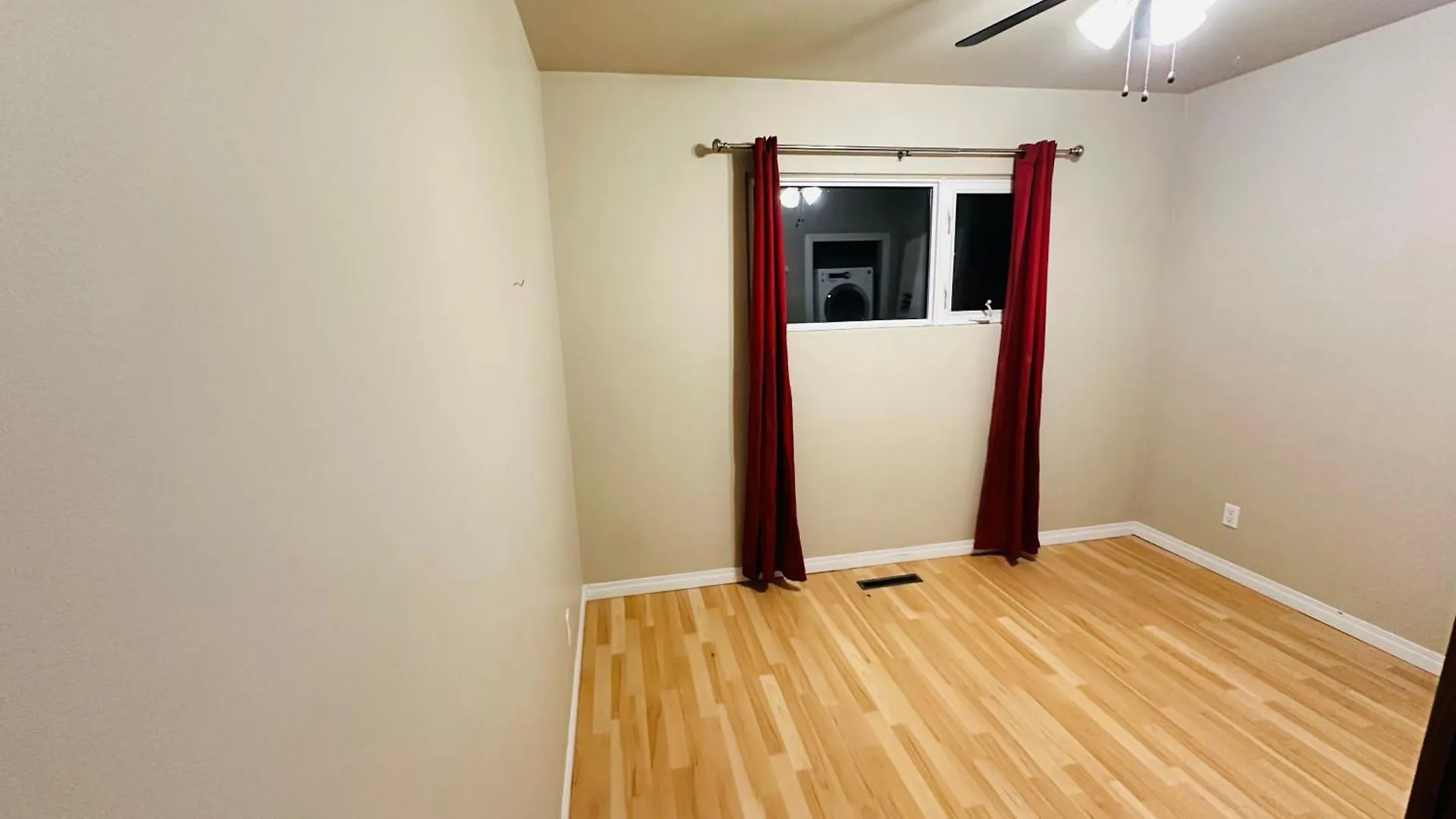 Homey And Comfy House Edmonton 0*,  Canada