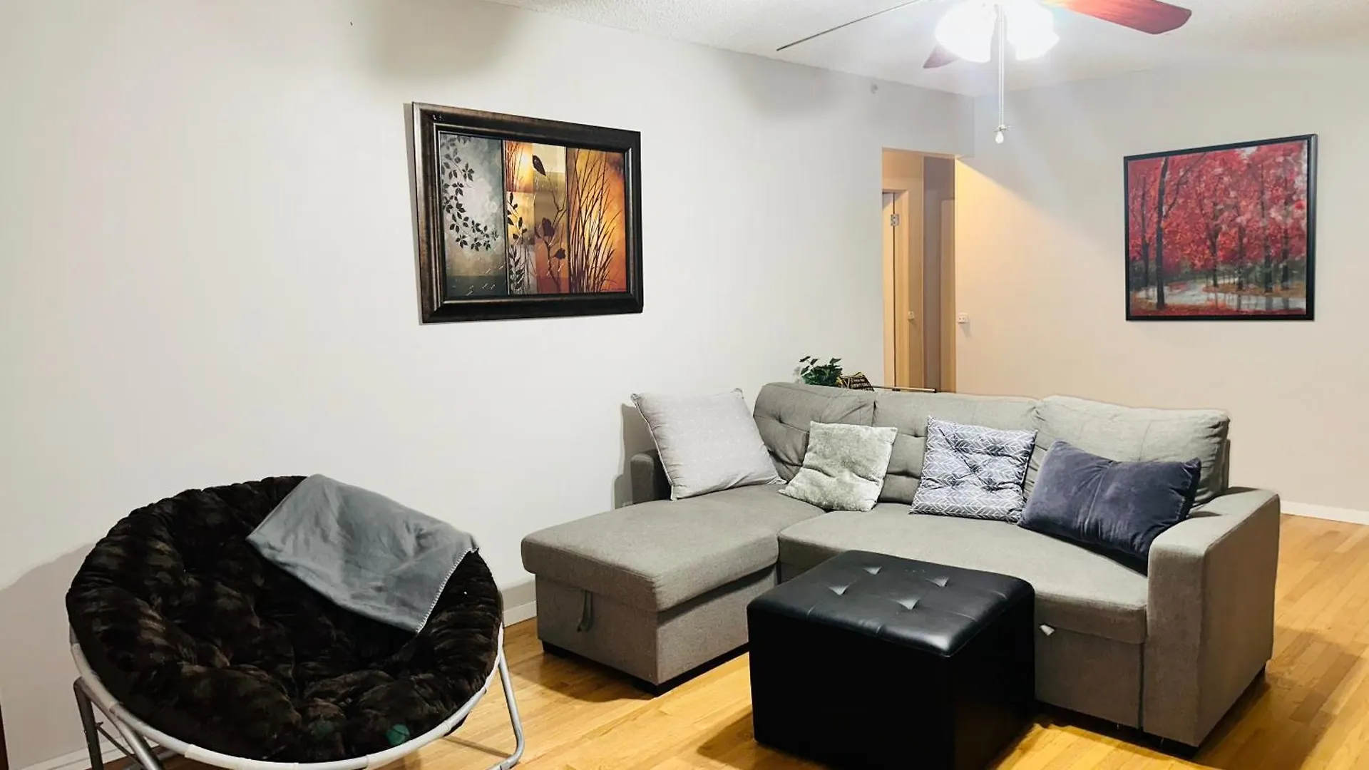 Homey And Comfy House Edmonton