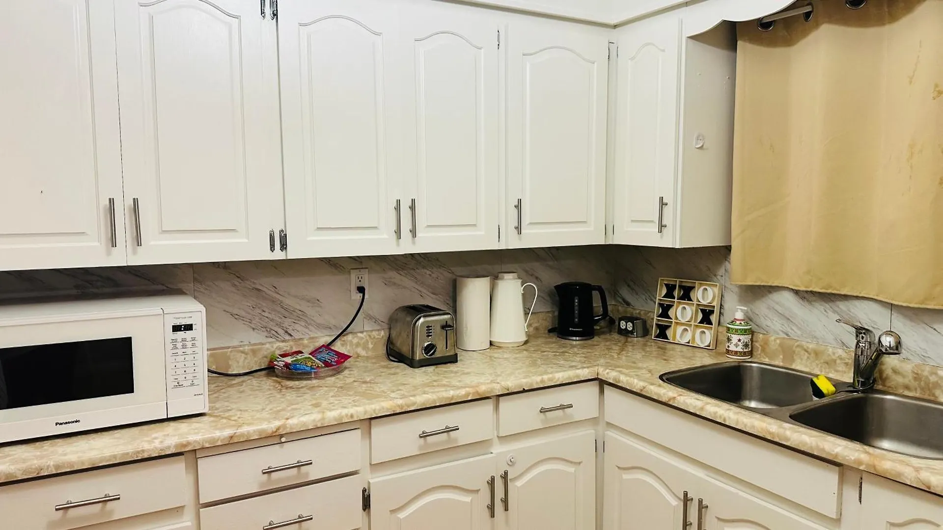 Apartment Homey And Comfy House Edmonton Canada